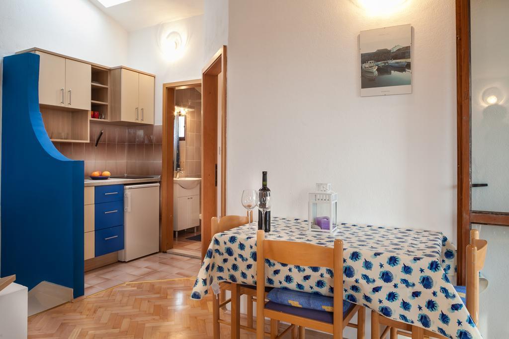 Kornelija 2 Apartment Podgora Room photo